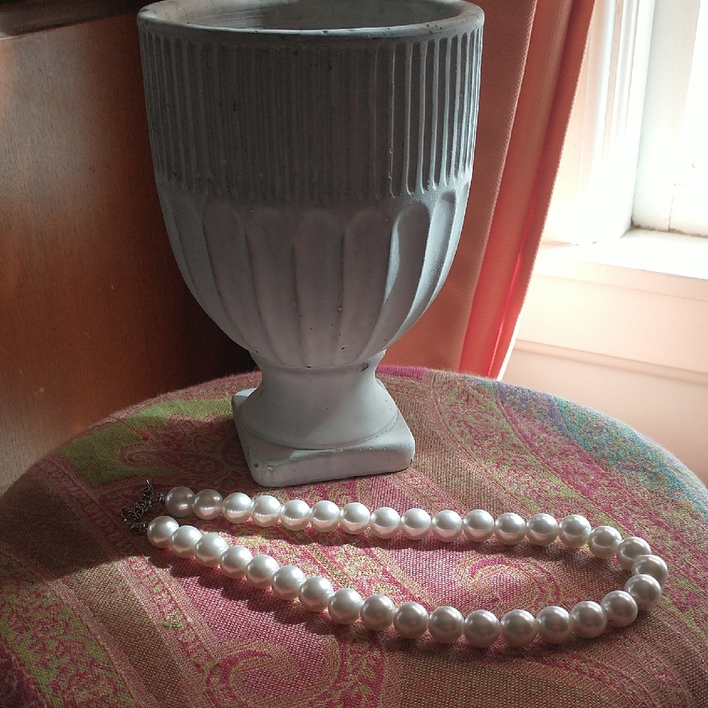 3/$10 Classic Pearl Style Choker Necklace - White